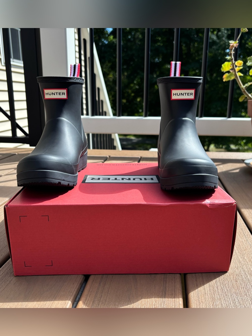 Hunter short play boot. Black. New. Size 8